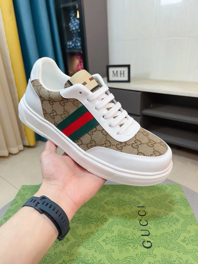 Men's shoes 💰400🌹🌹GUCCI [Gucci] New high-end brand of men's shoes, the latest fashionable casual men's shoes, trendy and versatile style, relaxed and sporty style, uppers imported from Italy, first-layer cowhide, genuine leather lining and ultra-fine workmanship. Original personalized fashionable rubber wear-resistant outsole, light and comfortable on the foot, size 38-44